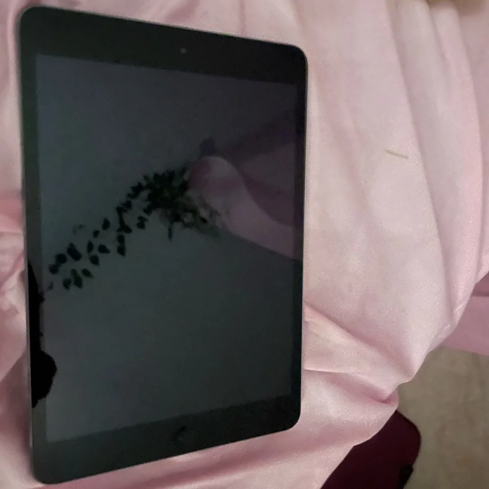 Apple ipad mini 2 Tablet Sleek Design High Performance
